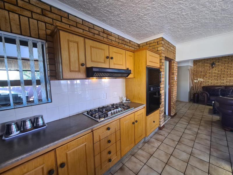 7 Bedroom Property for Sale in Noorsekloof Eastern Cape